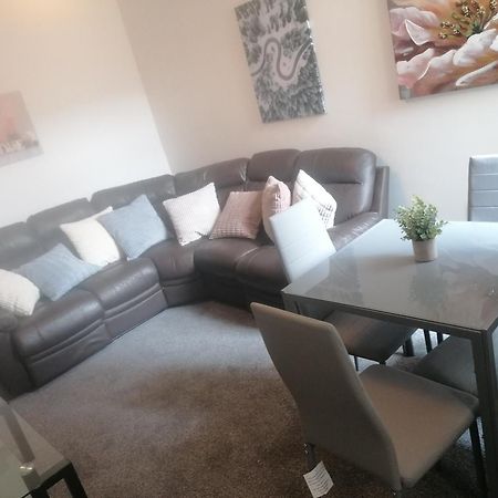 Rossy Home Of Relaxations Stoke-on-Trent Eksteriør billede