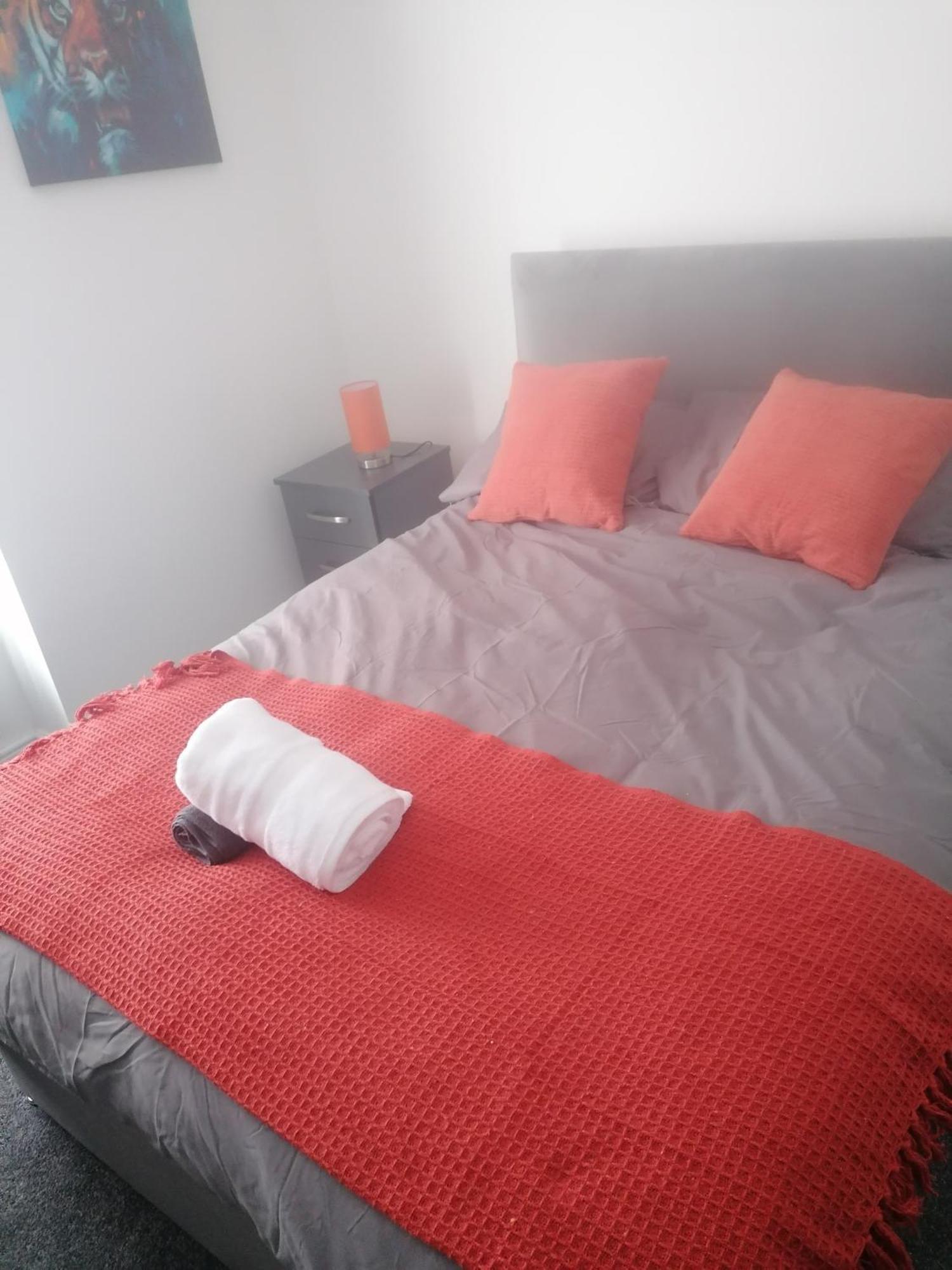 Rossy Home Of Relaxations Stoke-on-Trent Eksteriør billede