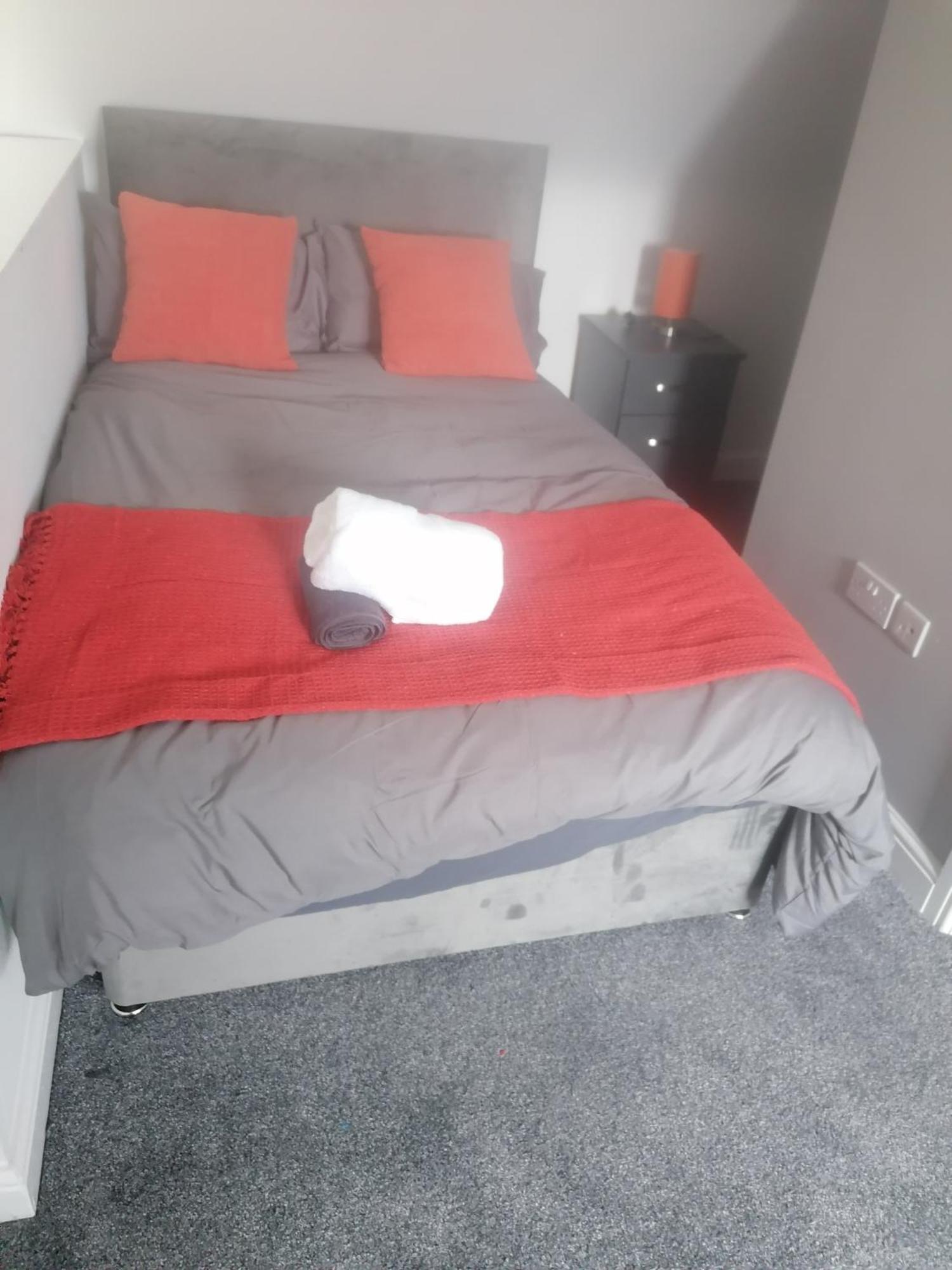 Rossy Home Of Relaxations Stoke-on-Trent Eksteriør billede